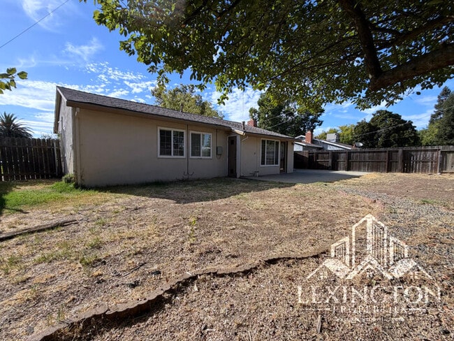 Building Photo - Charming 4-Bedroom Home in Arden-Arcade with Spacious Yard & Convenient Location