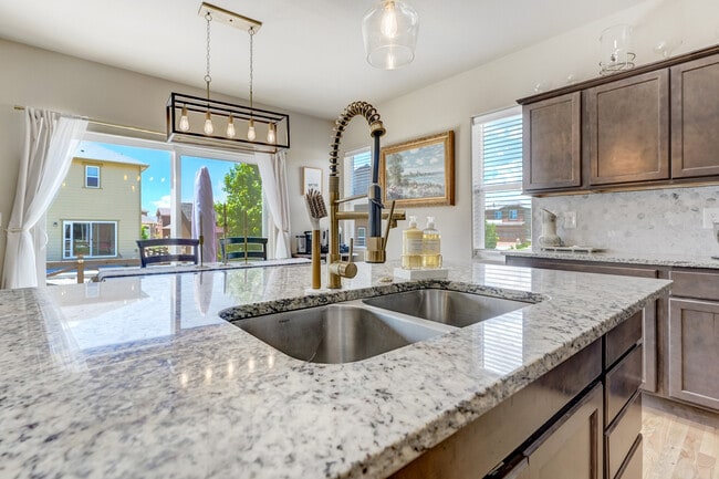 Building Photo - 7143 Jagged Rock Cir