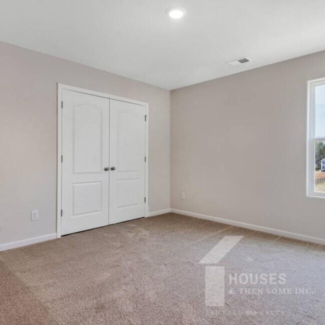 Building Photo - 3006 Wingadee Dr