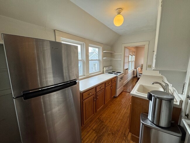 Building Photo - 41 Hawthorn St