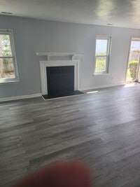 Building Photo - great home fully renovated