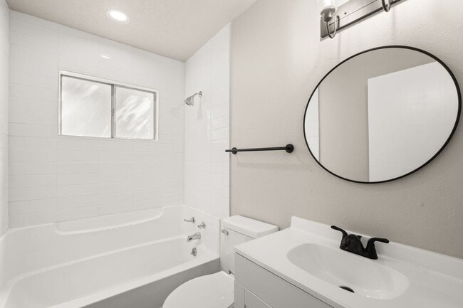 Building Photo - Northeast Heights Gem