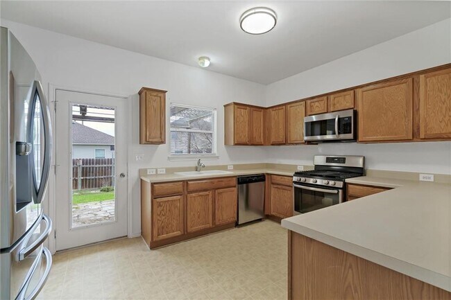 Building Photo - 702 Pampas Ricas Dr