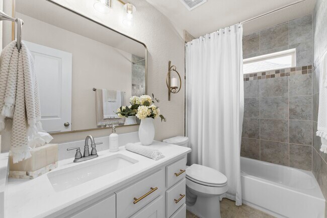 Building Photo - 72 Twin Ponds Pl