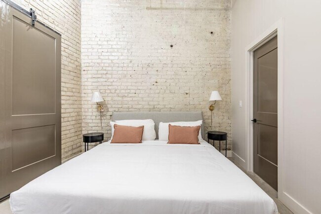 Building Photo - 315 Girod St