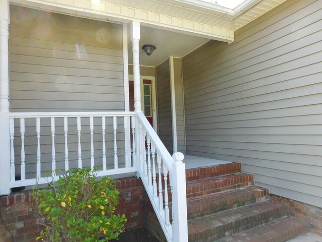 Building Photo - 305 Gibbs Rd