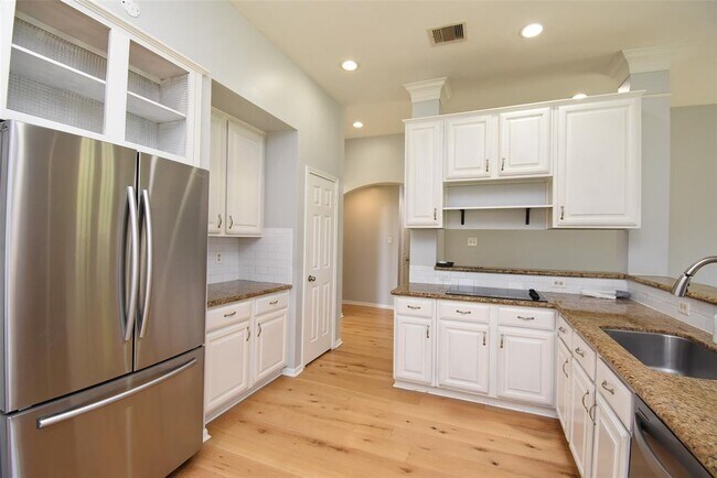 Building Photo - 1110 Ferndale Ct
