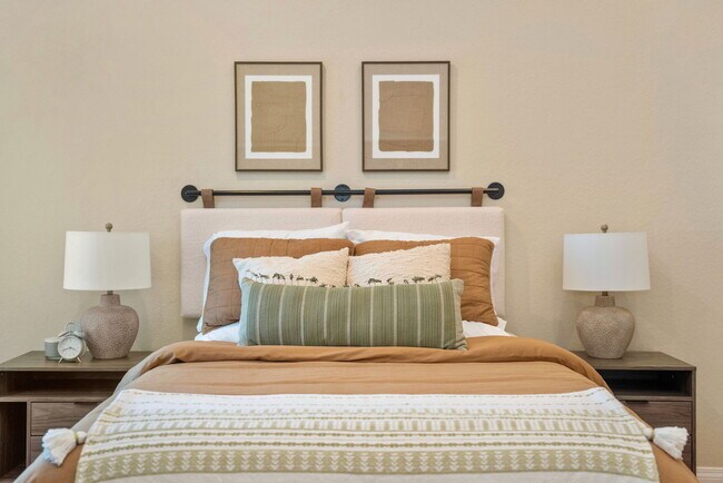 Building Photo - 12841 Forest Dr