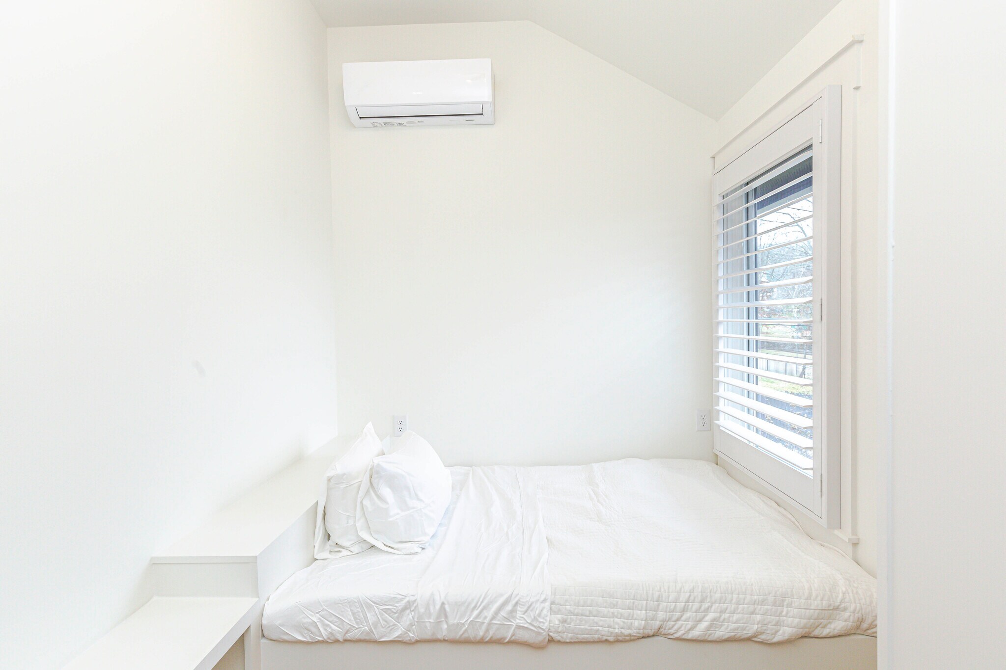 Building Photo - 2213 Belmont Blvd