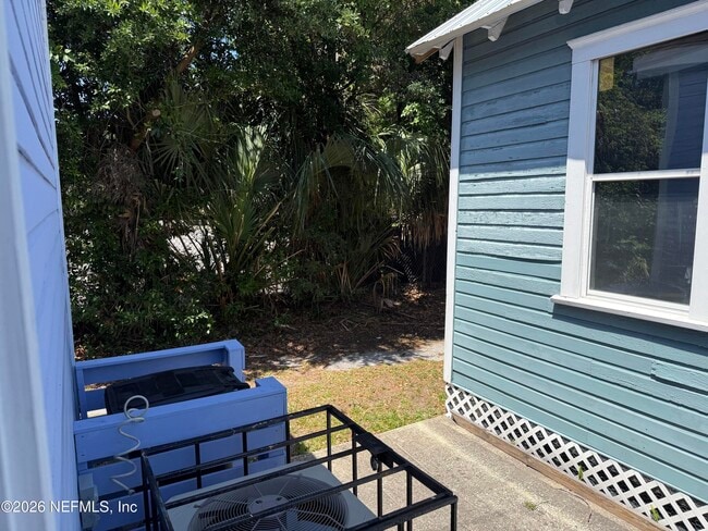 Building Photo - 1918 Redell St