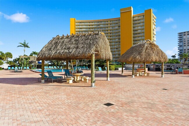 Building Photo - 405 N Ocean Blvd