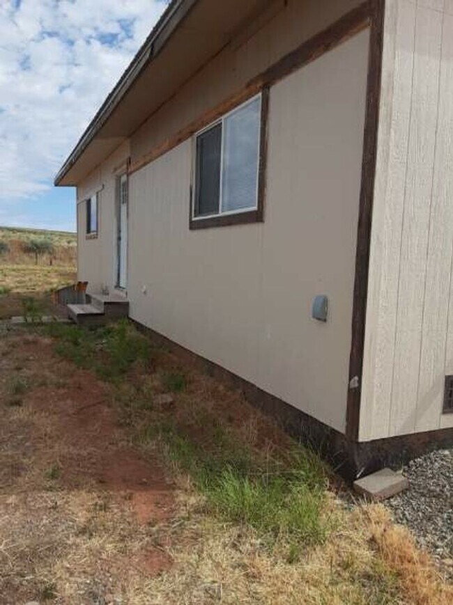 Building Photo - Rural country living in Southwest colorado