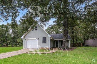 Building Photo - Remarkable Value. Unbeatable Location!