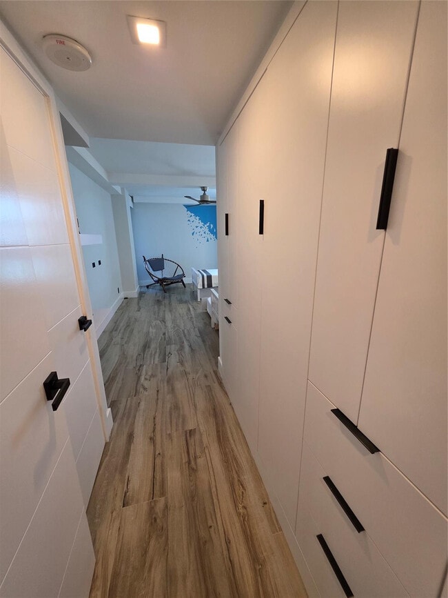 Building Photo - 5550 N Ocean Dr