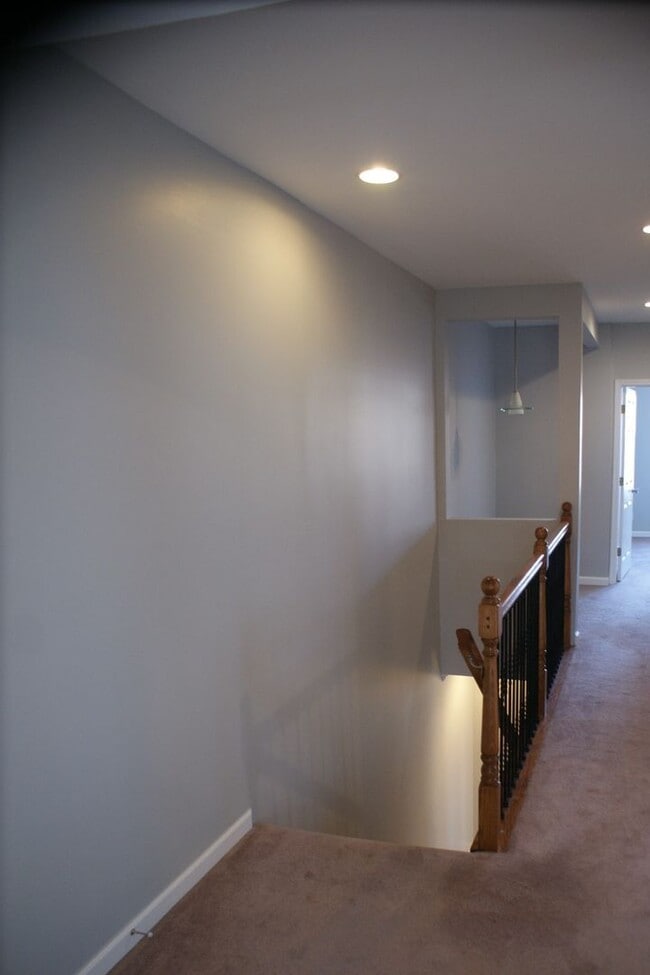 Building Photo - 4158 W Pine Blvd