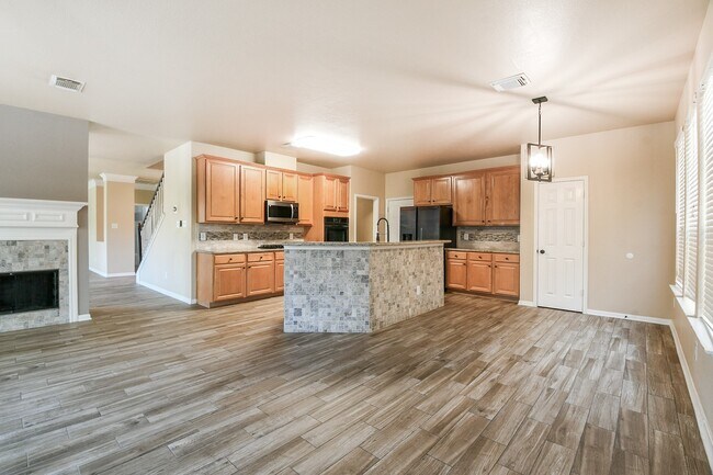 Building Photo - 5410 Linden Grove Ct