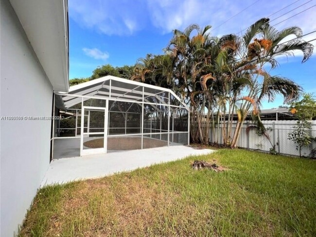 Building Photo - 6720 Azalea Dr