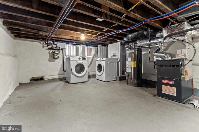 Building Photo - 1602 S LeCount St