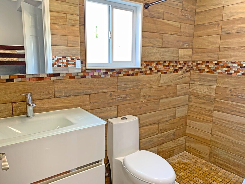 Building Photo - 324 NW 52nd St