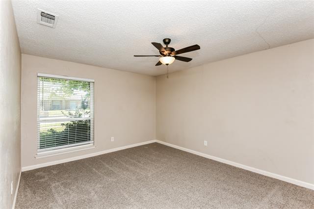 Building Photo - 1905 Christopher Dr