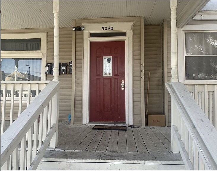 Front door combo lock - 3040 Park Ave