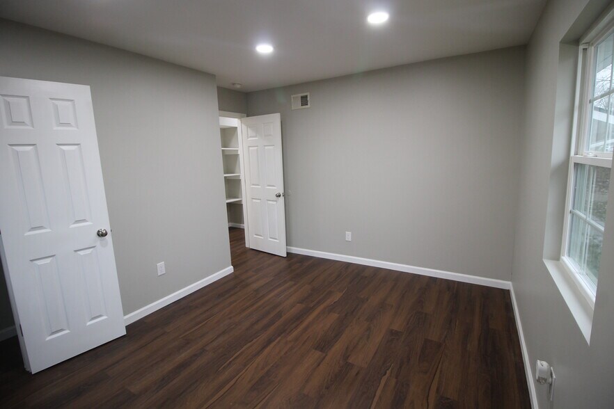 Building Photo - 4805 Toledo Ct