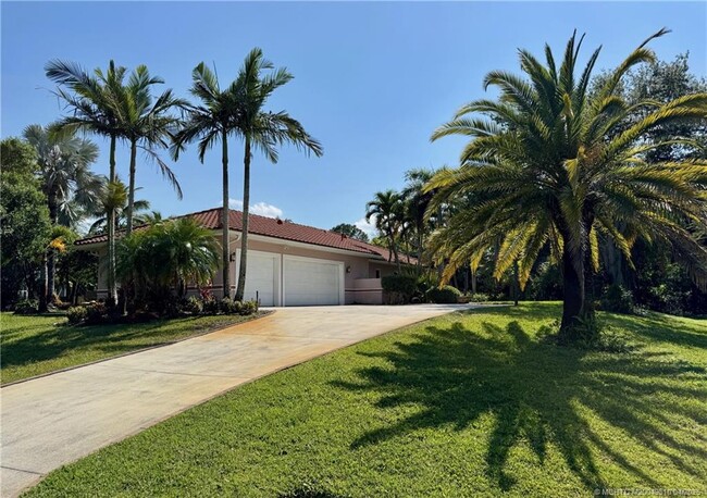Building Photo - 4881 SW Lake Grove Cir