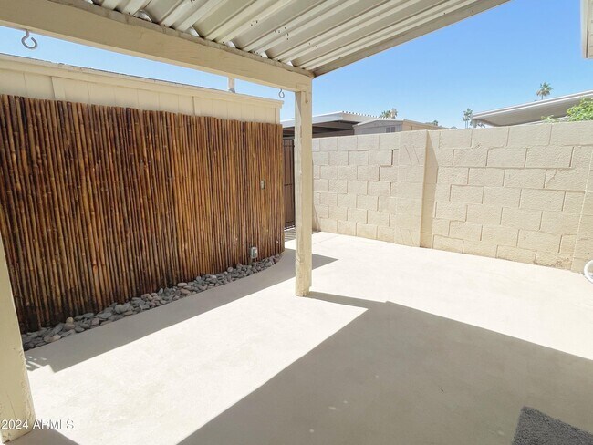 Building Photo - 6845 E Osborn Rd