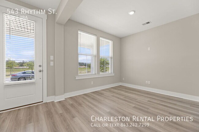 Building Photo - 543 Rhythm St