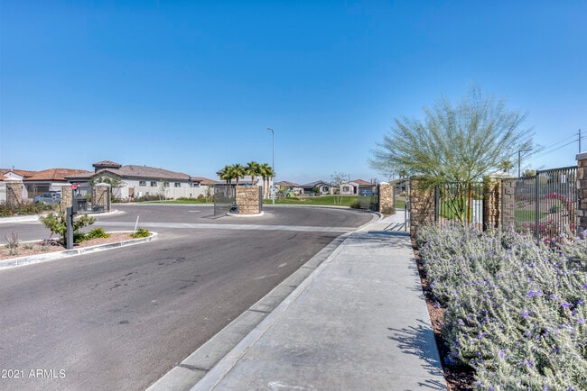 Building Photo - 8410 W Palmaire Ave
