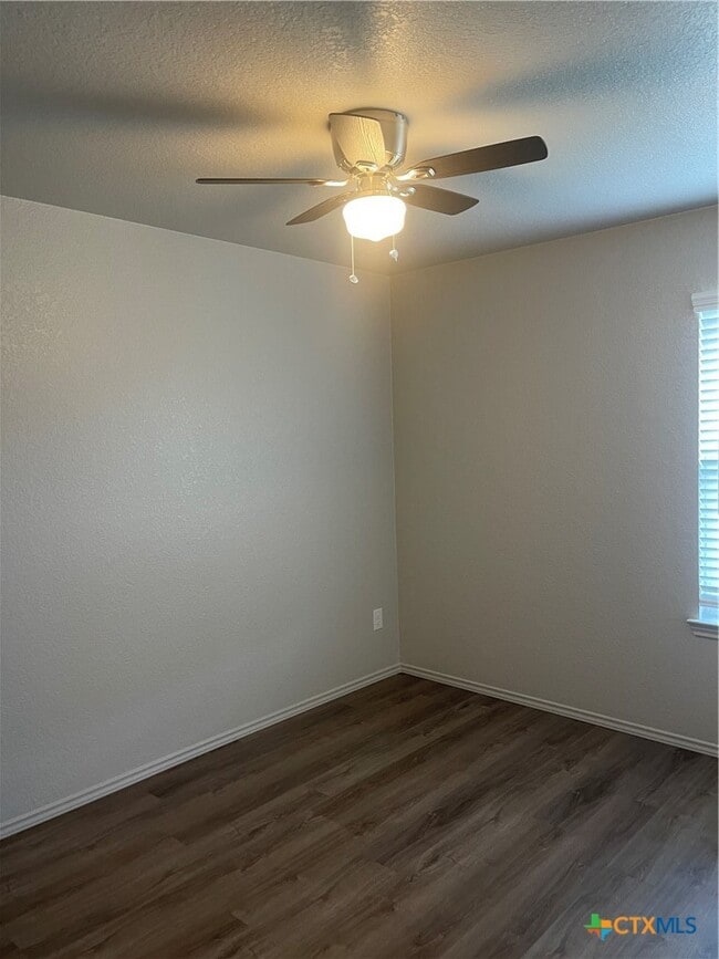 Building Photo - 547 Lost Trl