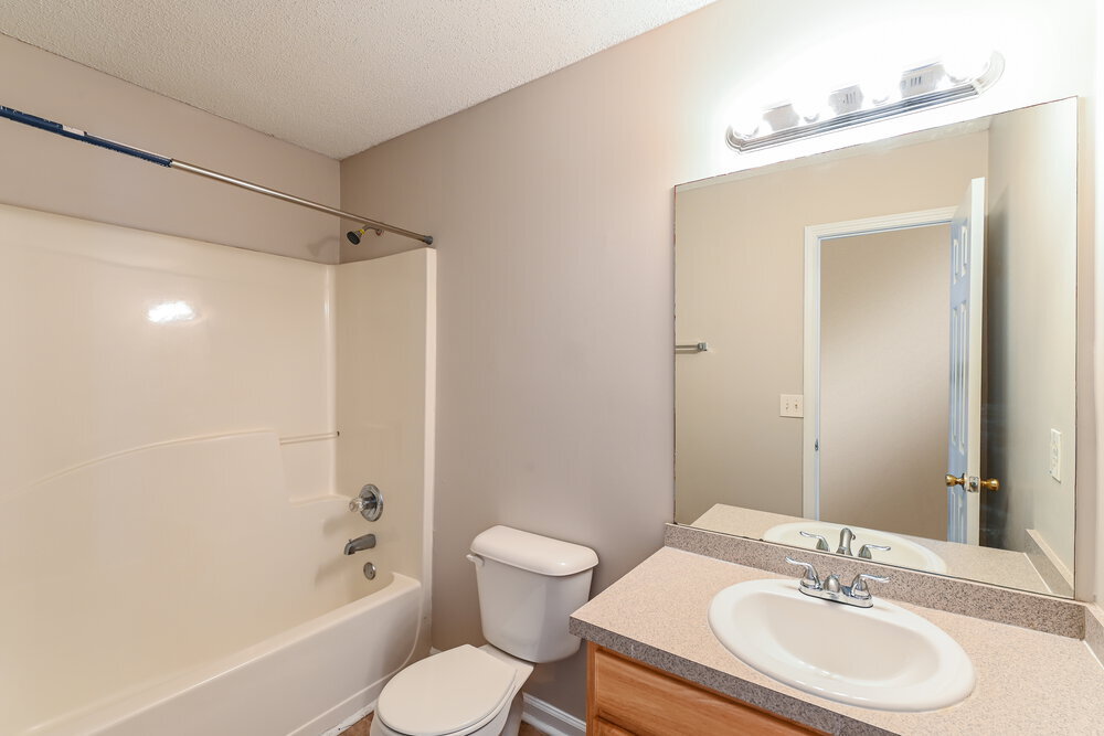 Building Photo - 335 Shadetree Ln