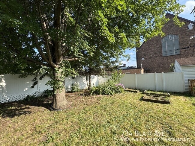 Building Photo - 734 Blair Ave