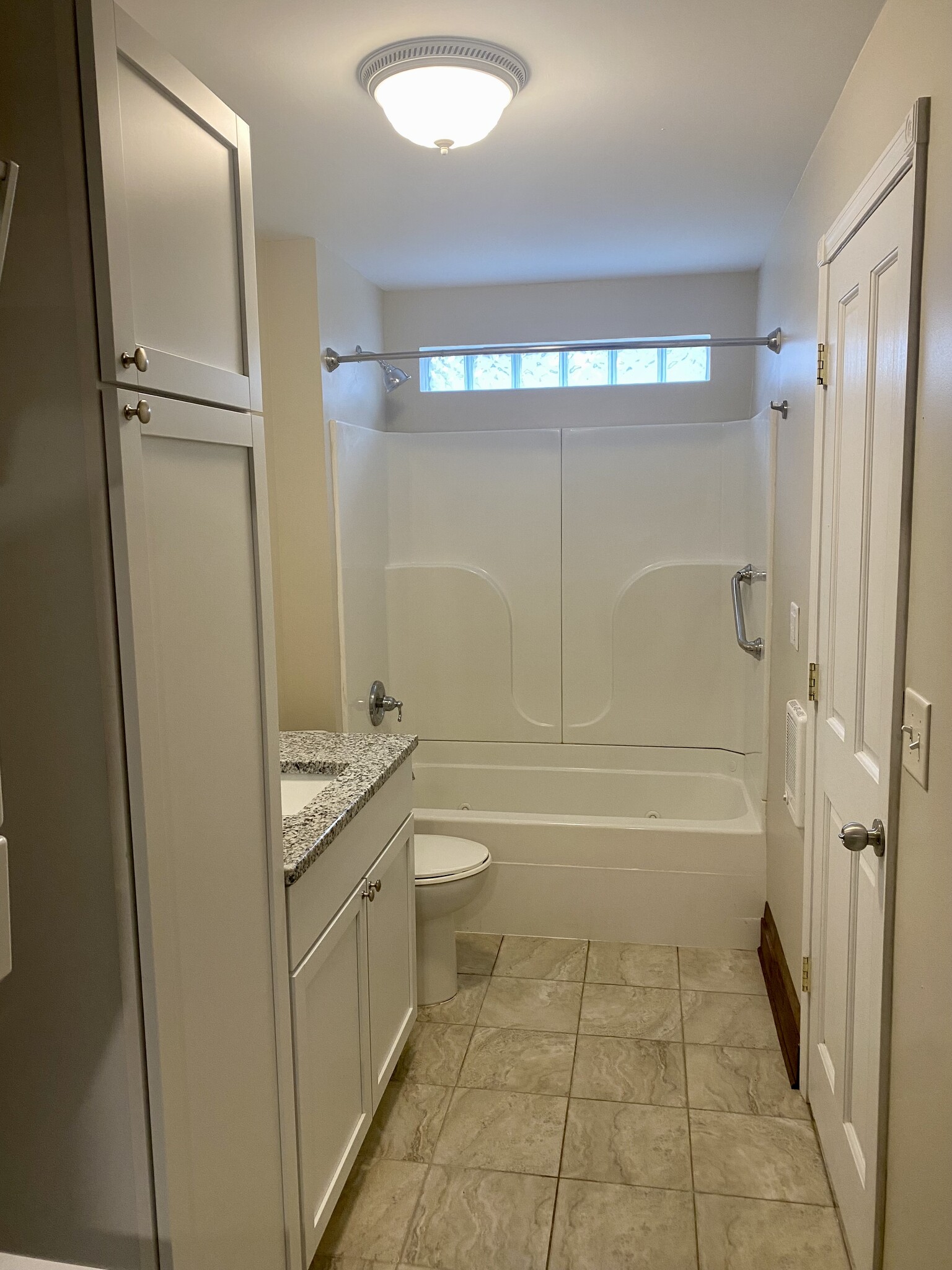 Main Level Bathroom - 436 Glendale St