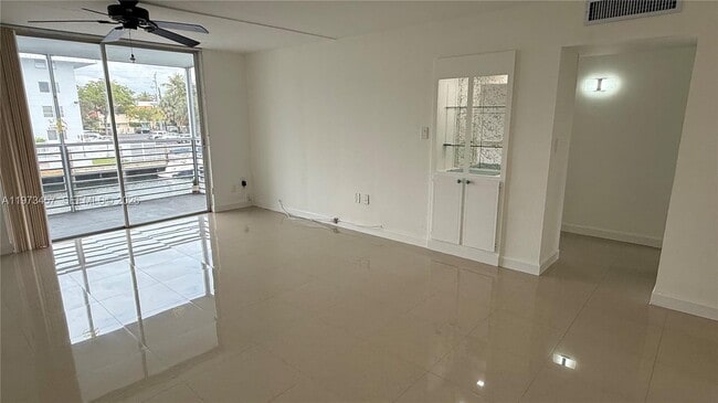 Building Photo - 3849 NE 169th St