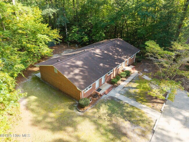 Building Photo - 1190 Gould Rd