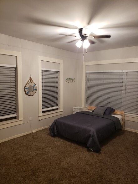 Building Photo - 2739 SE Loop 410