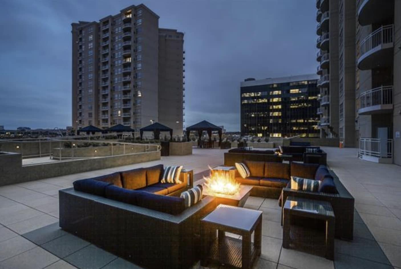 Building Photo - 3225 Turtle Creek Blvd