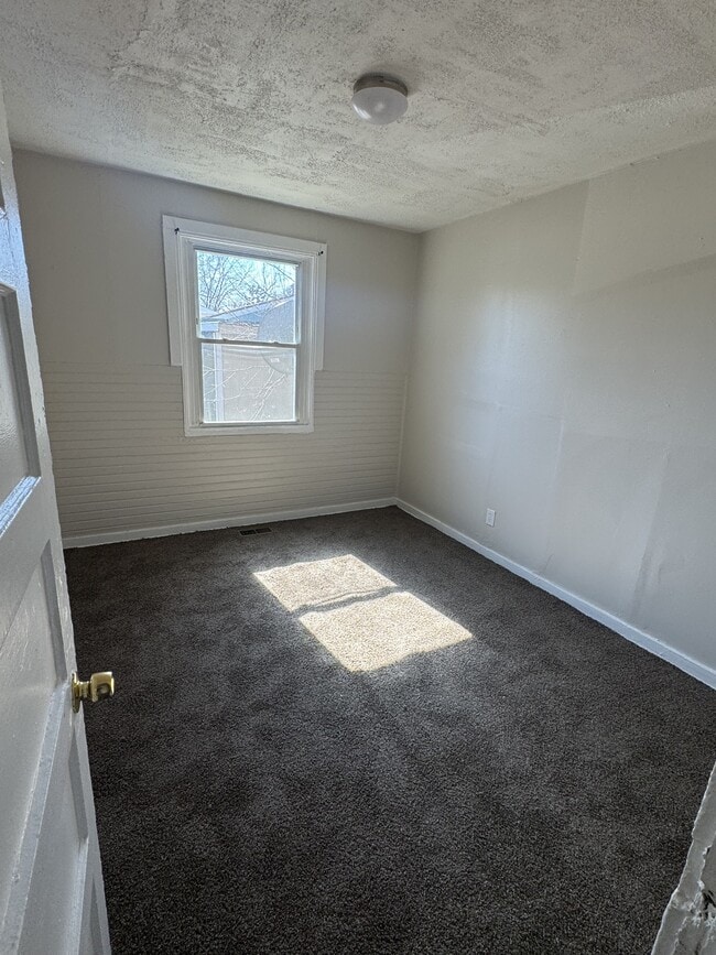 Building Photo - 1909 SE Pennsylvania Ave