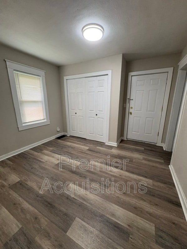 Building Photo - 3318 Fernwood Ave