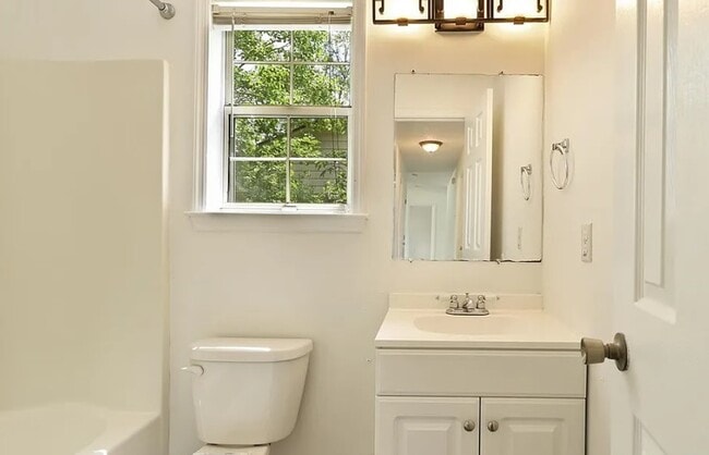 Building Photo - 1104 Tomahawk Trail