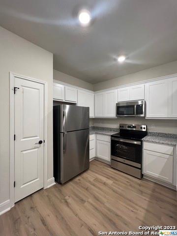 Building Photo - 13851 Enzo Gate