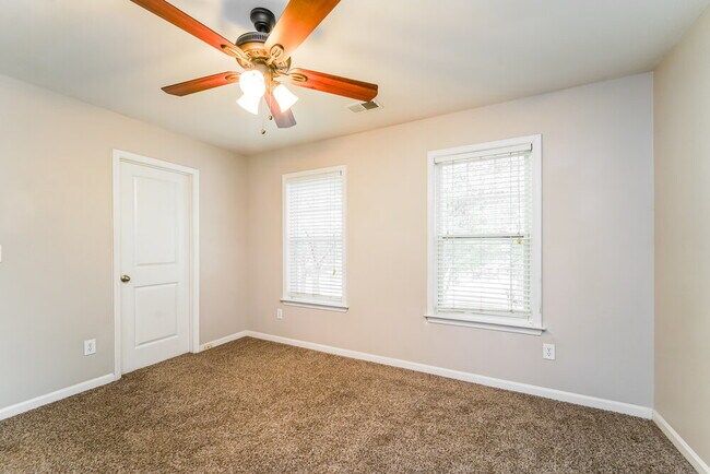 Building Photo - 9107 Cinder Ln