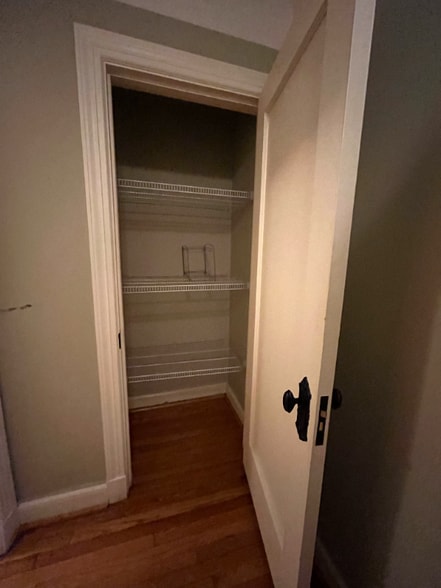 Building Photo - 15 E Kirby St