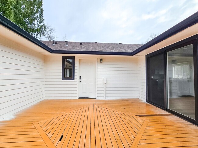 Building Photo - Modern 3BD 2BA Rambler