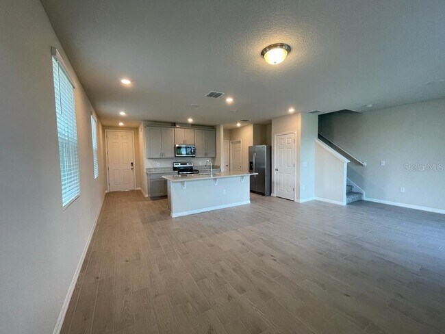 Building Photo - 407 Legacy Lp
