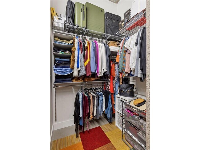 Building Photo - 718 N Washington Ave