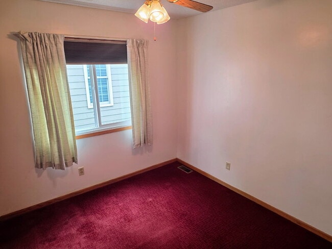 Building Photo - 5310 Brookview Dr