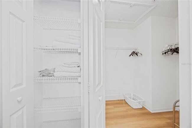 Building Photo - 3607 E Bay Dr