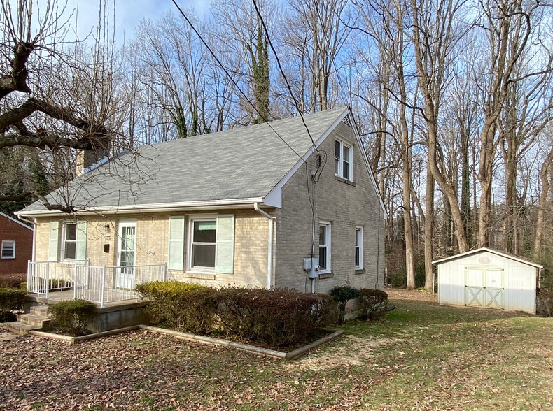 view from street - 113 Azalea Dr